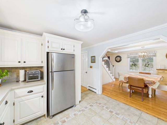 4 Kelly Dr, Freetown, MA 02717