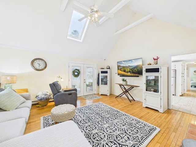 4 Kelly Dr, Freetown, MA 02717