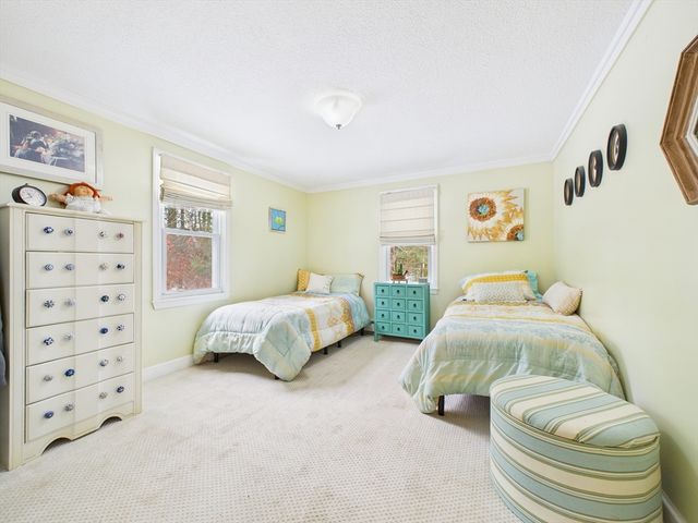 4 Kelly Dr, Freetown, MA 02717