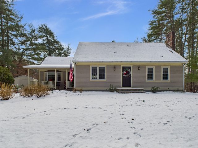 4 Kelly Dr, Freetown, MA 02717