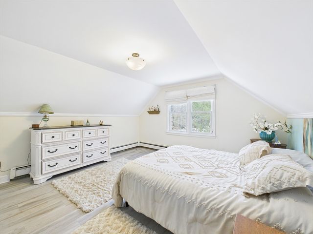 4 Kelly Dr, Freetown, MA 02717