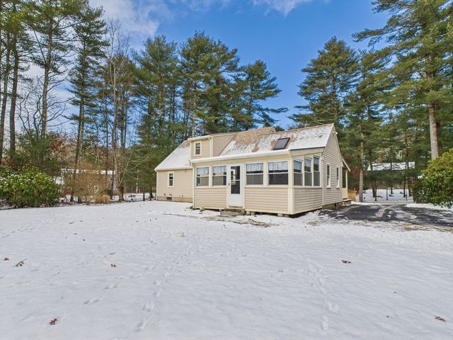 4 Kelly Dr, Freetown, MA 02717
