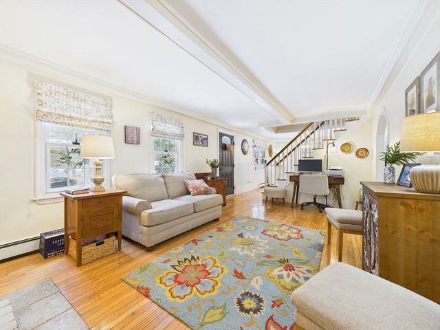 4 Kelly Dr, Freetown, MA 02717