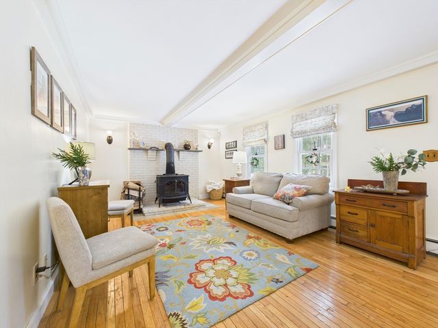 4 Kelly Dr, Freetown, MA 02717