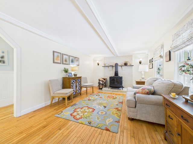 4 Kelly Dr, Freetown, MA 02717