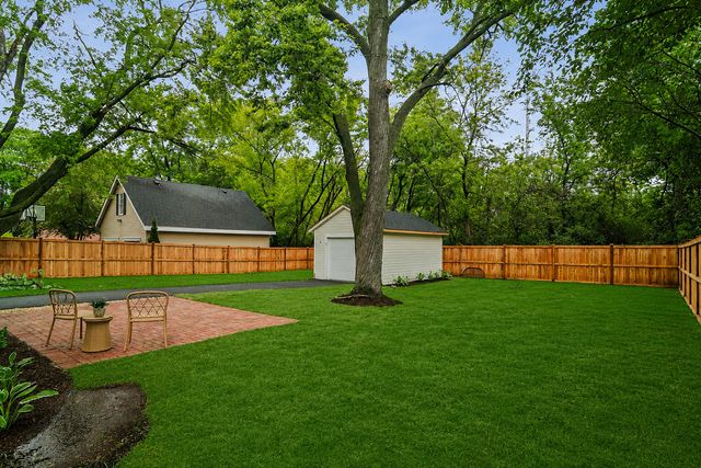 209 Raymond Avenue, Barrington, IL 60010