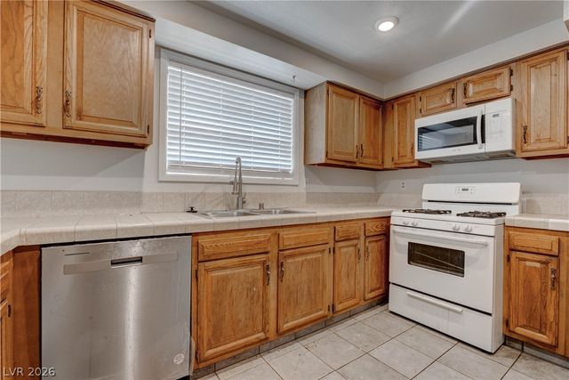 3905 Landsdown Place, Las Vegas, NV 89121