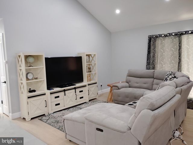 64 FERN RD, Bridgeton, NJ 08302