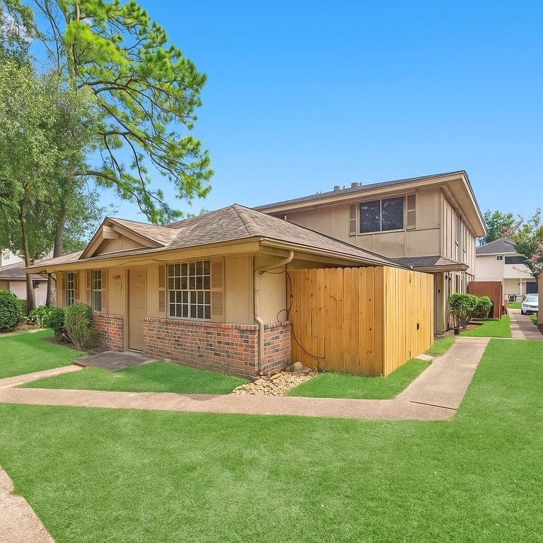 5634A Birchmont Drive 22, Houston, TX 77091