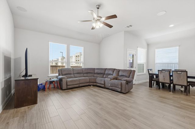 2001 Oleander Street, Hickory Creek, TX 75065