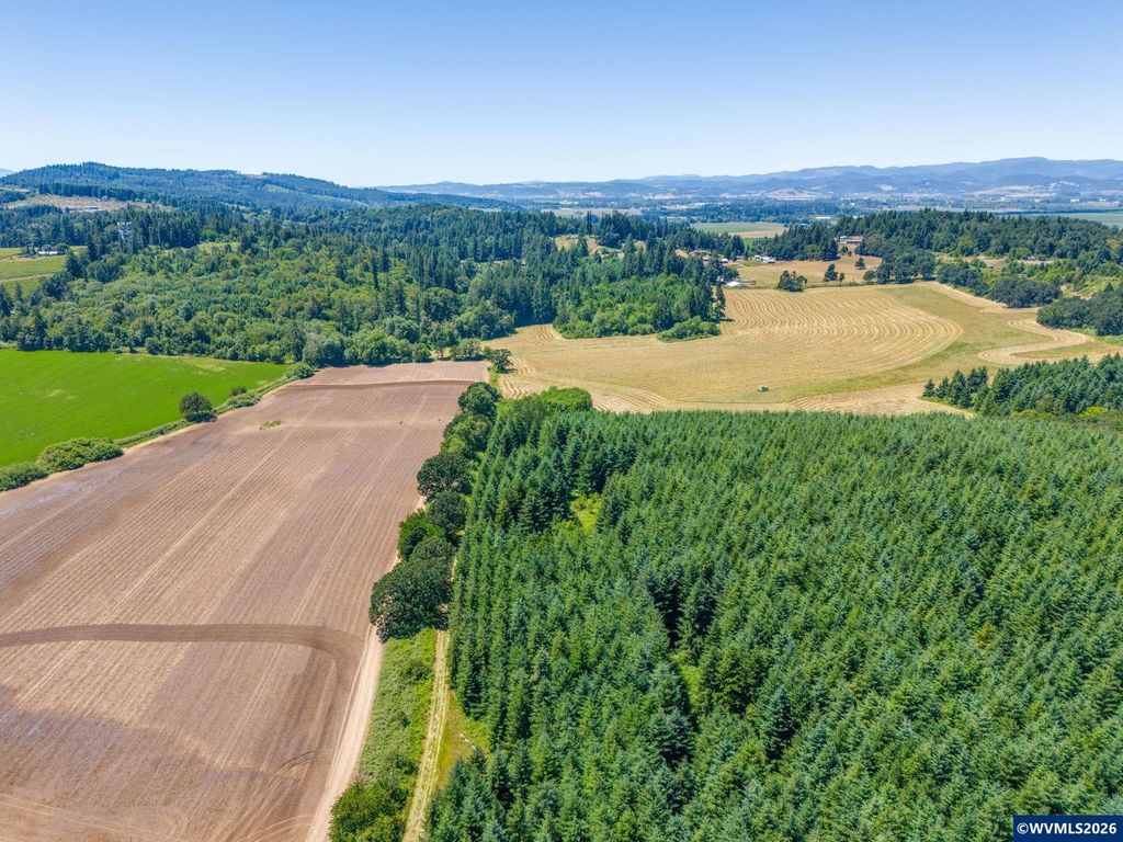 Image 11 of property listing at Lot 02400 SE Lafayette Hwy, Dayton, OR 97114