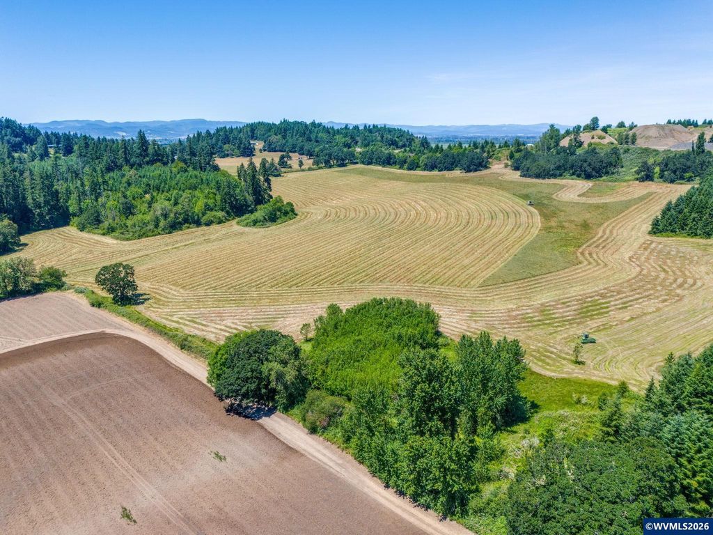 Image 9 of property listing at Lot 02400 SE Lafayette Hwy, Dayton, OR 97114