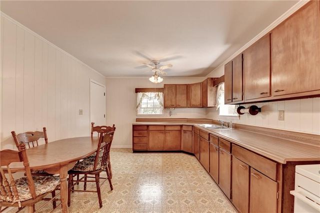 37 Spring Street, Gainesville, GA 30501