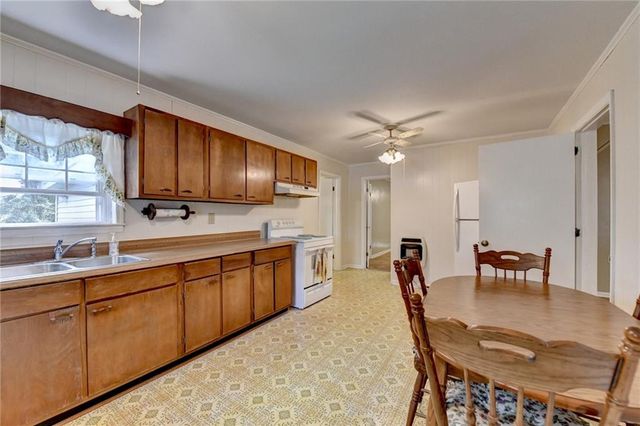 37 Spring Street, Gainesville, GA 30501