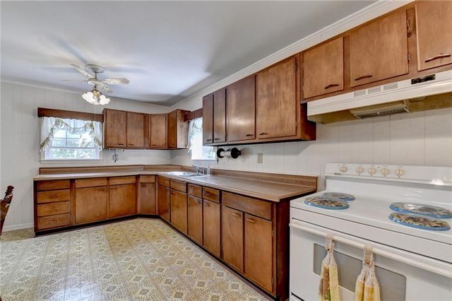 37 Spring Street, Gainesville, GA 30501