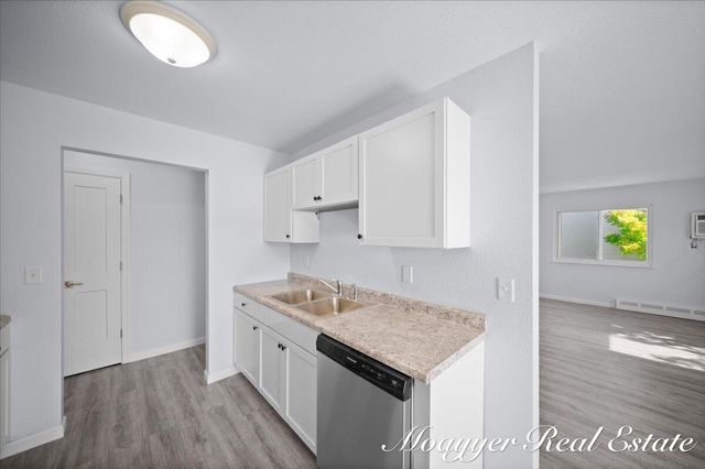 1051 Abbey Court Unit: 1, Holland, MI 49423