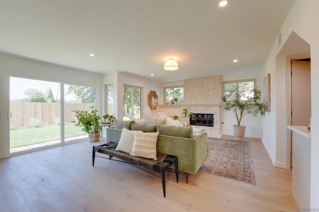 16022 Sun Summit Point, San Diego, CA 92127