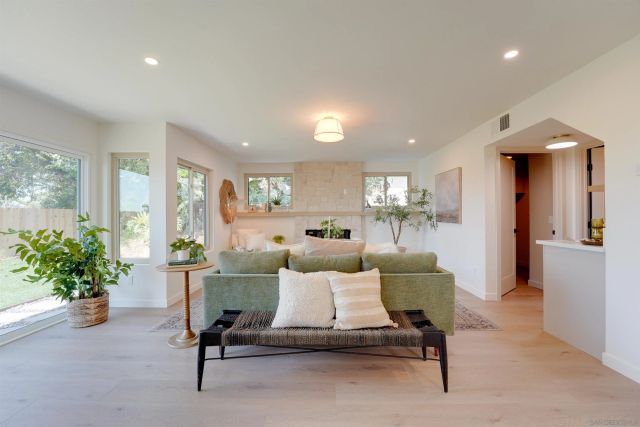 16022 Sun Summit Point, San Diego, CA 92127