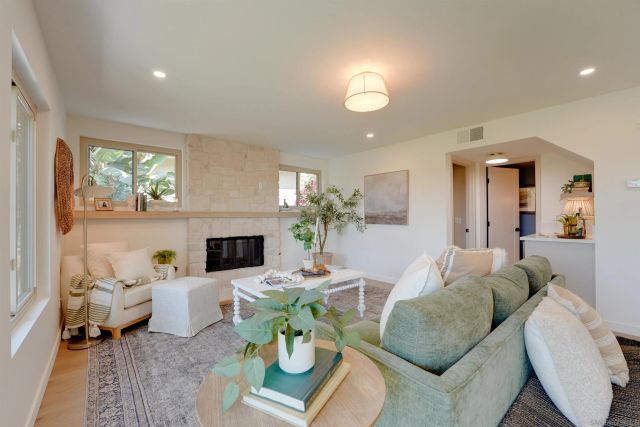 16022 Sun Summit Point, San Diego, CA 92127
