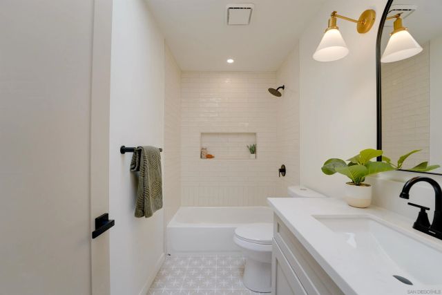 16022 Sun Summit Point, San Diego, CA 92127