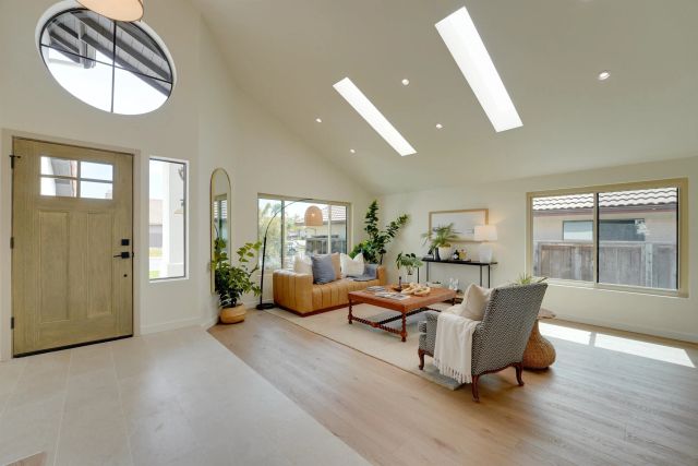 16022 Sun Summit Point, San Diego, CA 92127