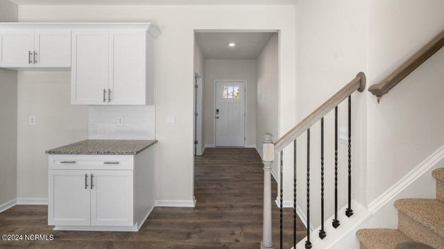 207 Lake Tyler Drive, New Bern, NC 28560