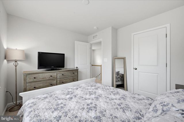 196 NATIONAL ST, Ranson, WV 25438