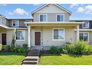 2240 Se 16TH St, Gresham, OR 97080