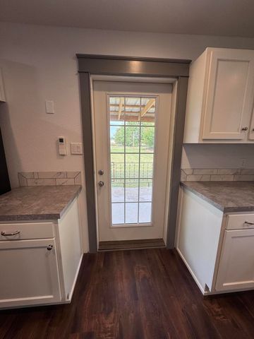 22488 Main Street, Weaubleau, MO 65774