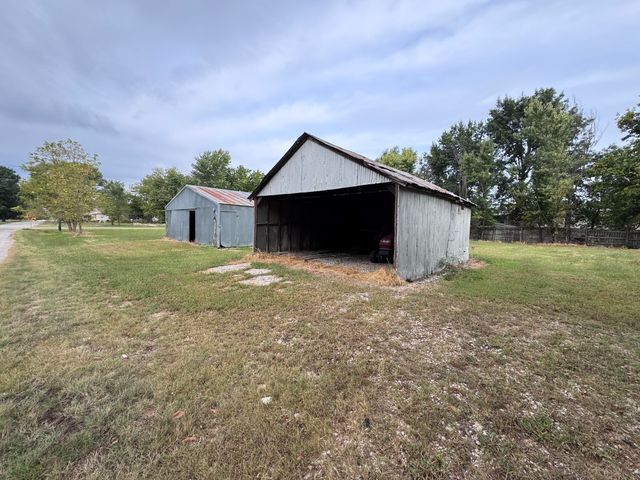 22488 Main Street, Weaubleau, MO 65774