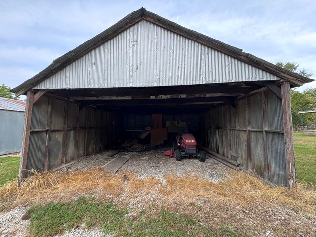 22488 Main Street, Weaubleau, MO 65774