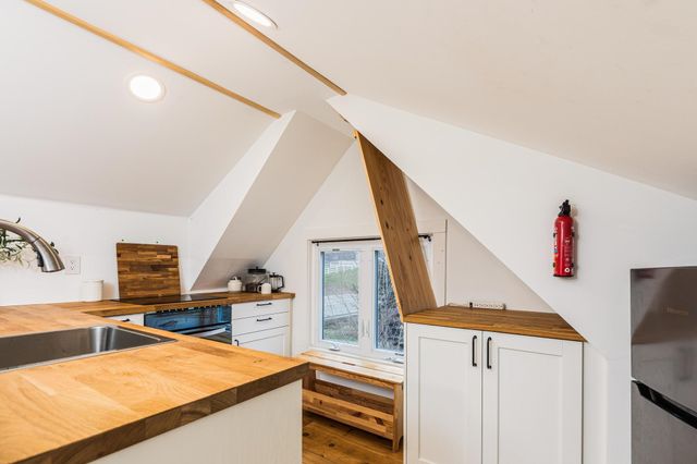 1685 Dover Road, Epsom, NH 03234