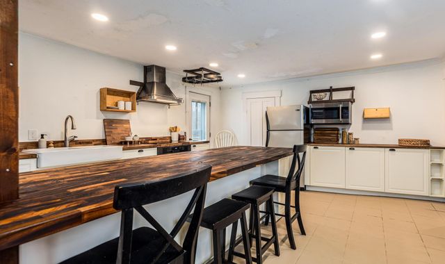 1685 Dover Road, Epsom, NH 03234