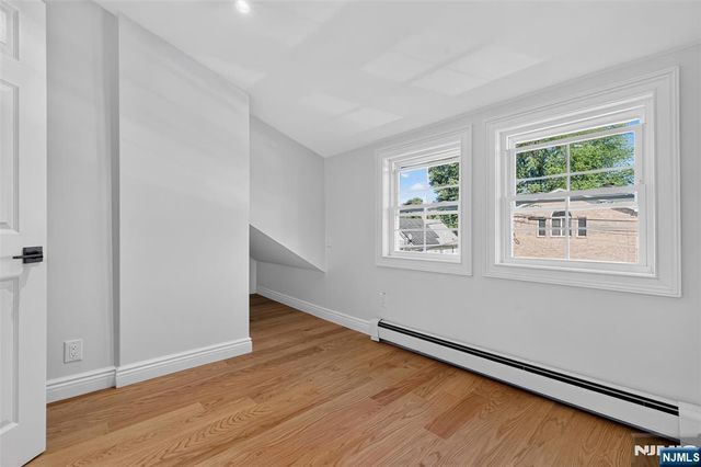 15 Morrissee Avenue, Wallington, NJ 07057
