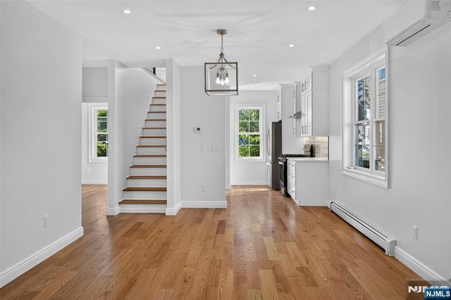 15 Morrissee Avenue, Wallington, NJ 07057