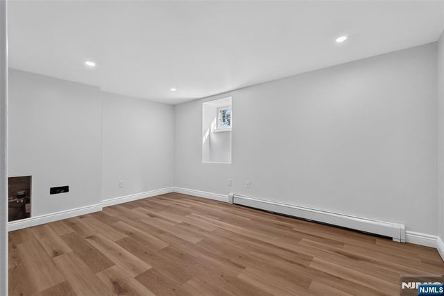 15 Morrissee Avenue, Wallington, NJ 07057