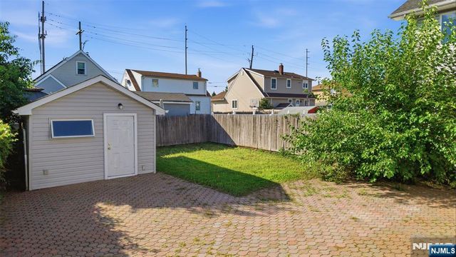 15 Morrissee Avenue, Wallington, NJ 07057