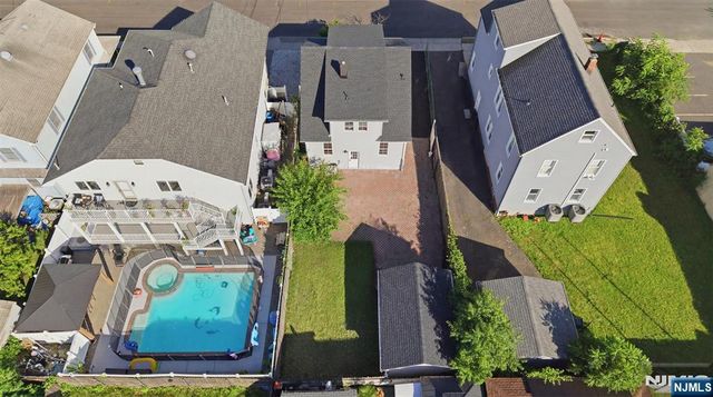15 Morrissee Avenue, Wallington, NJ 07057