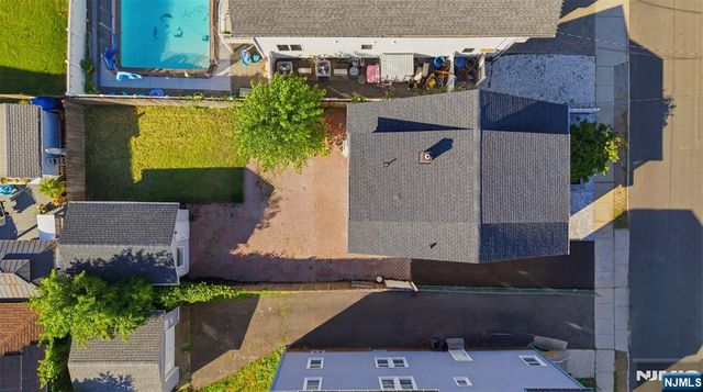 15 Morrissee Avenue, Wallington, NJ 07057