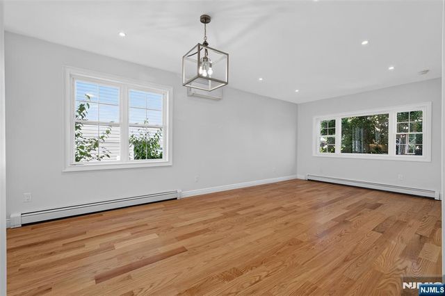 15 Morrissee Avenue, Wallington, NJ 07057