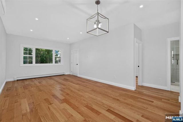 15 Morrissee Avenue, Wallington, NJ 07057