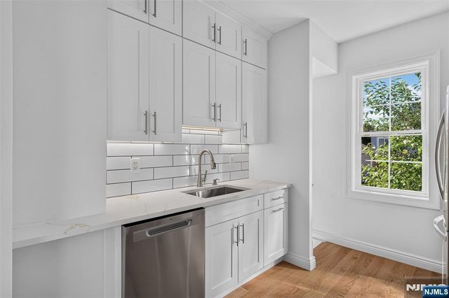 15 Morrissee Avenue, Wallington, NJ 07057