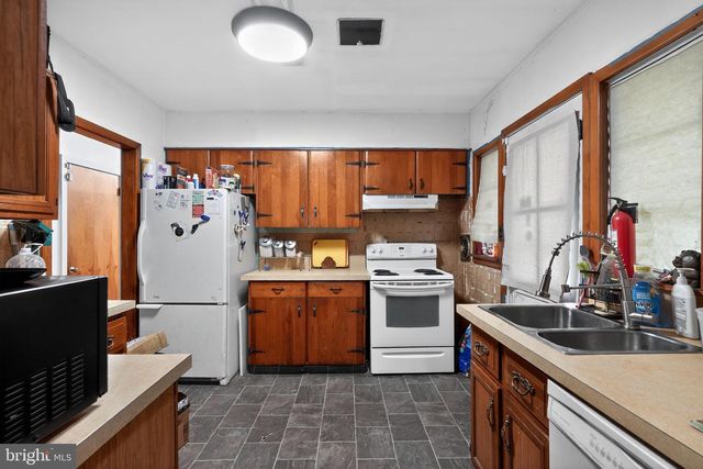 340 LEXINGTON AVE, Pitman, NJ 08071