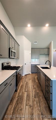 911 E Fulton Court, Broken Arrow, OK 74012