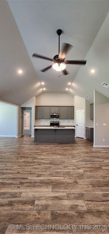 911 E Fulton Court, Broken Arrow, OK 74012