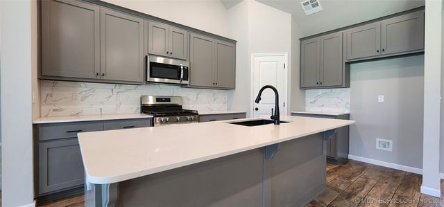 911 E Fulton Court, Broken Arrow, OK 74012