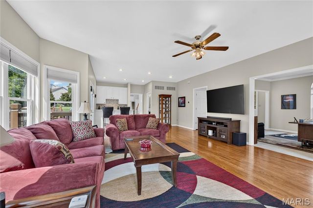 947 Crown Pointe Estates Drive, Wildwood, MO 63021