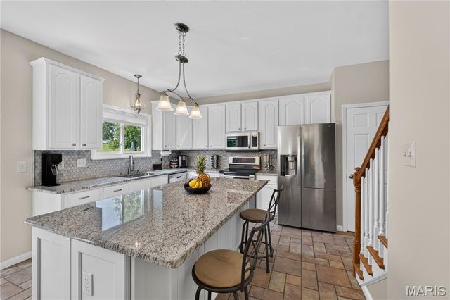 947 Crown Pointe Estates Drive, Wildwood, MO 63021