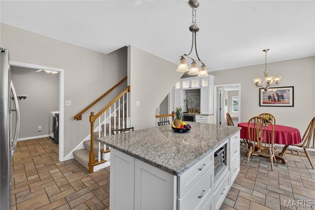 947 Crown Pointe Estates Drive, Wildwood, MO 63021