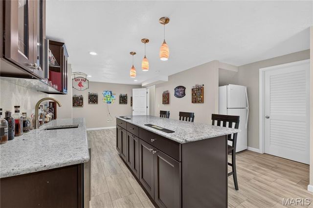 947 Crown Pointe Estates Drive, Wildwood, MO 63021